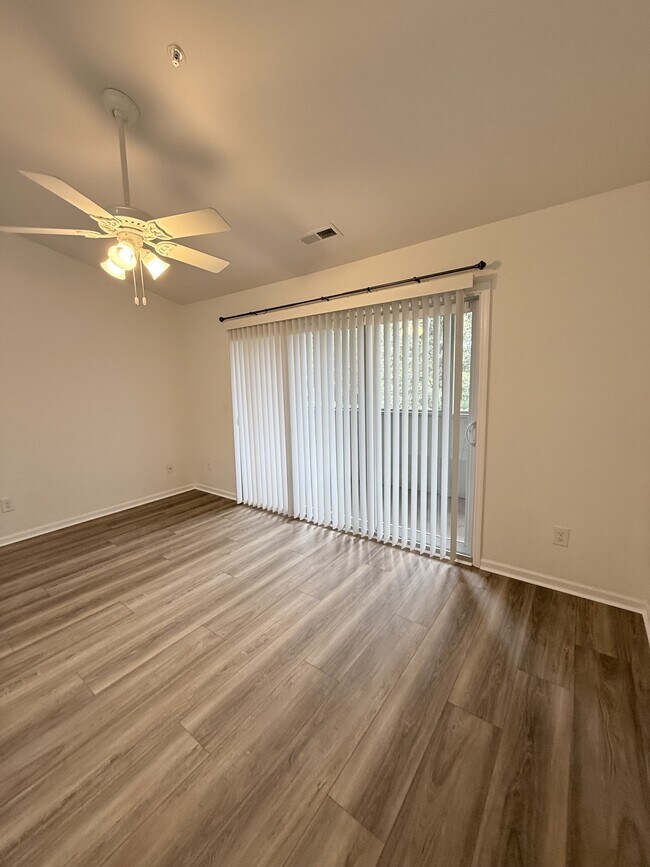 Building Photo - 1280 White Tree Ln