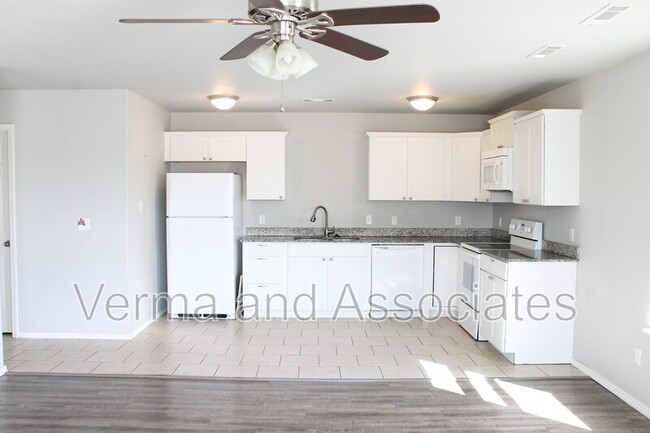Building Photo - 5007 SW Fieldstone Blvd