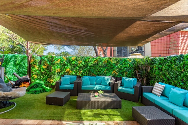 Building Photo - 22940 Oxford Pl