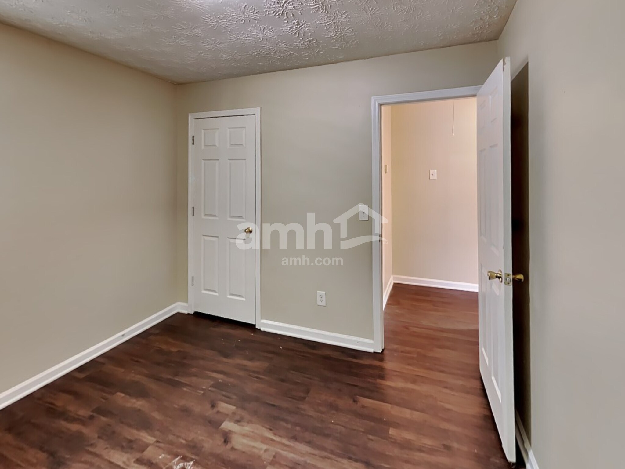 Building Photo - 435 Shenandoah Ct