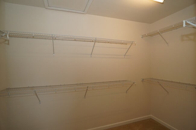 Building Photo - Wonderful 3 Bed  3.5 Bath Townhome in Vinings!