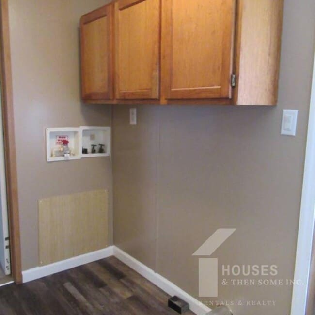 Building Photo - 1395 New Cut Rd