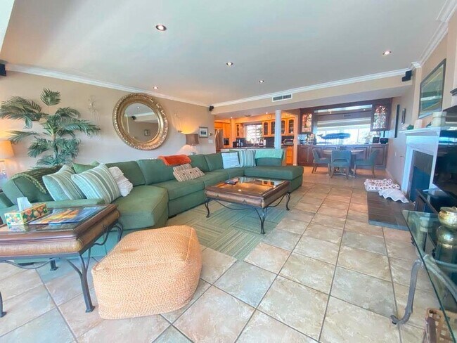 Building Photo - 501 Avenida Del Mar