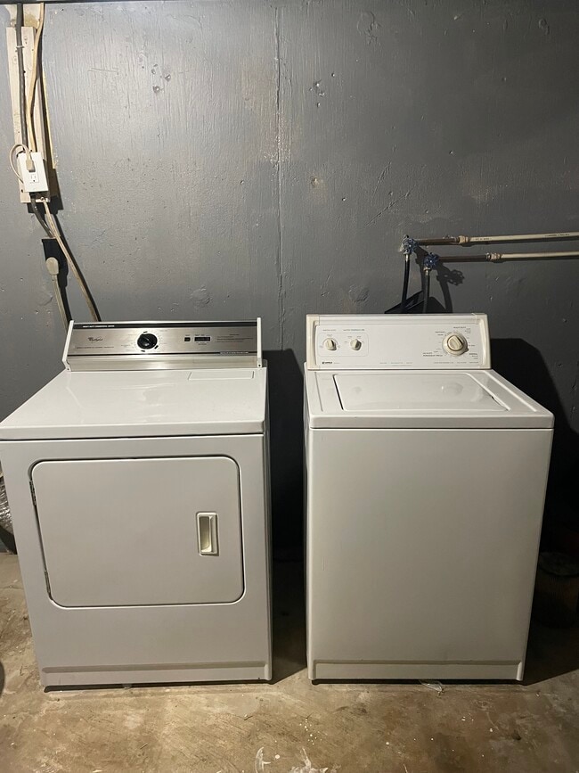 Building Photo - 8623 Willow Oak Rd