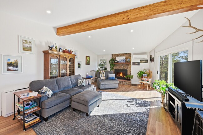 Building Photo - 30855 Walter Dr