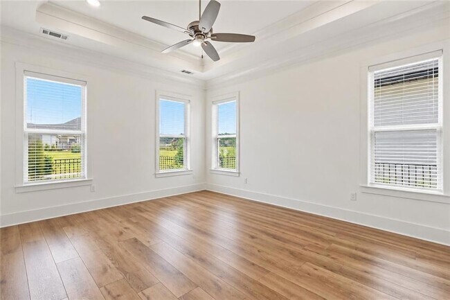 Building Photo - 501 N Corniche Du Lac