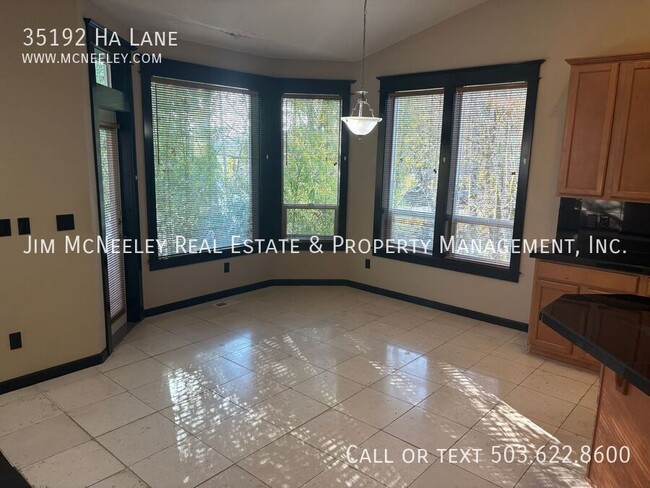 Building Photo - 35192 Ha Ln