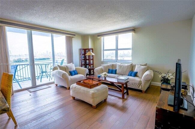 Building Photo - 90 Alton Rd