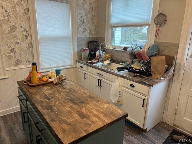 Building Photo - 110 Clinton Pl