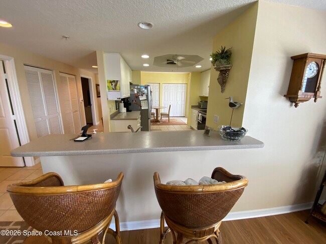 Building Photo - 8951 Lake Dr