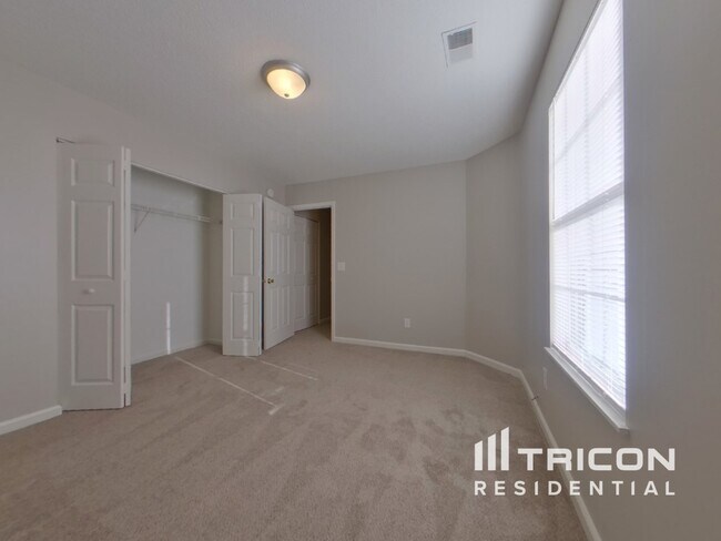 Building Photo - 386 Fox Trot Dr