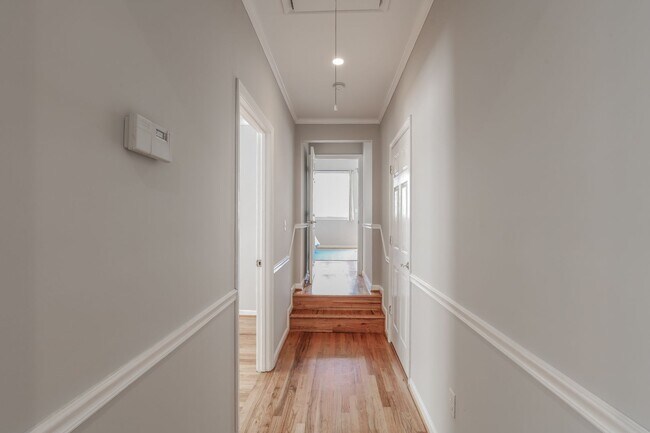 Building Photo - 507 Boulevard NE