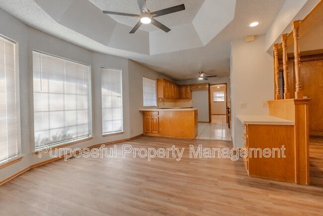 Building Photo - 1401 Harding Ave