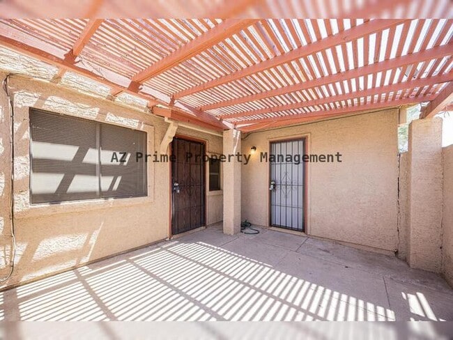Building Photo - 5040 N 40th Ave