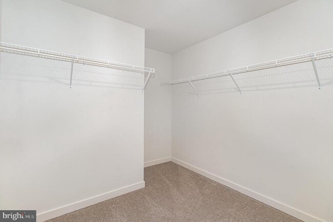 Building Photo - 1708 Fairmont Dr