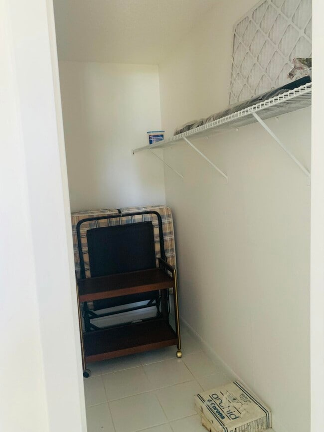 Building Photo - 5 Mansfield A