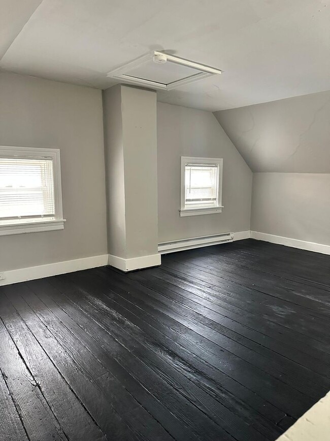 Building Photo - Southside Bethlehem Rental – 3-Bedroom 1 B...