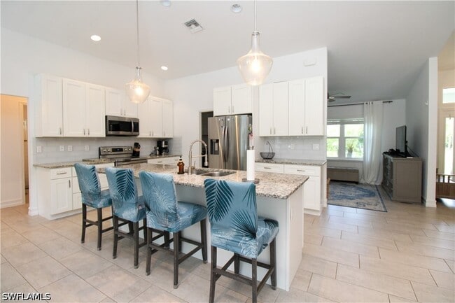 Building Photo - 721 Logan Blvd S