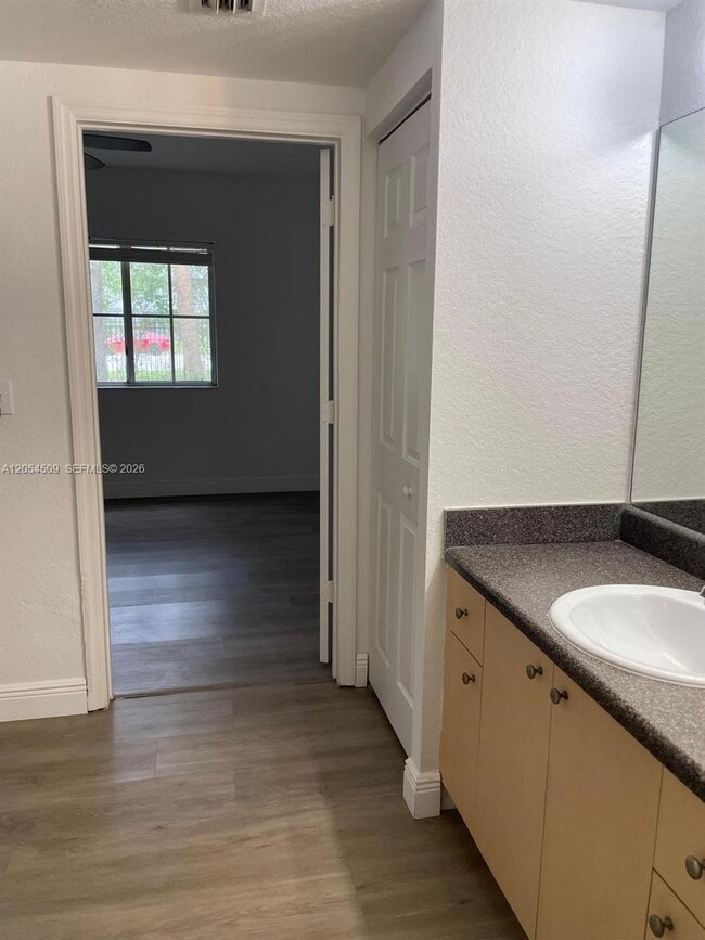 Building Photo - 2500 Centergate Dr