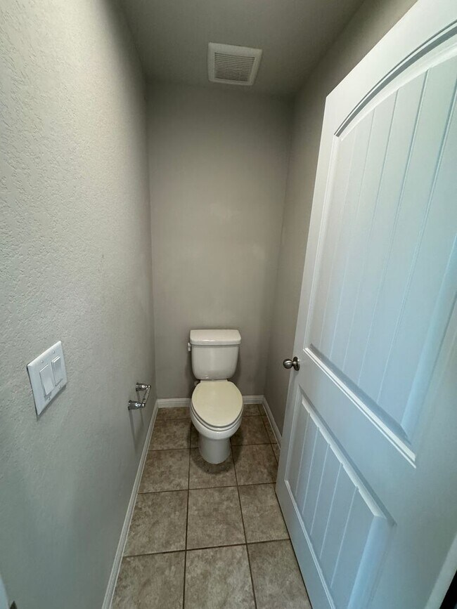 Building Photo - NEAR MEDICAL CENTER  |  GATED COMMUNITY   | 3 BEDROOMS  |  2.5 BATHS