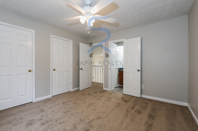 Building Photo - Move in before October 15th and get $100 O...