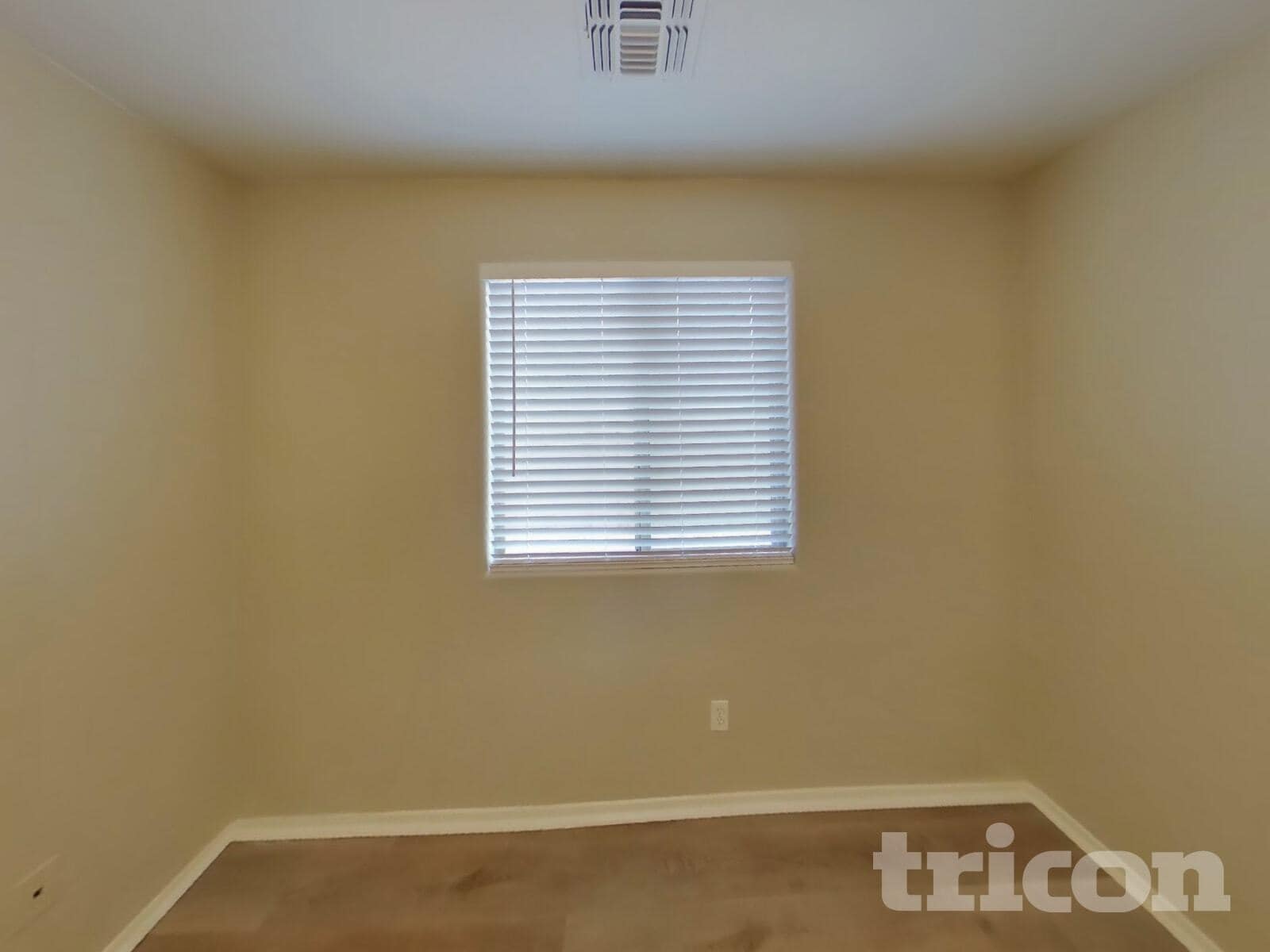 Building Photo - 25760 W Valley View Dr