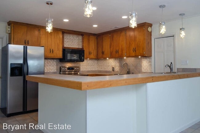 Building Photo - 3 br, 3 bath House - 1665 Canady Road