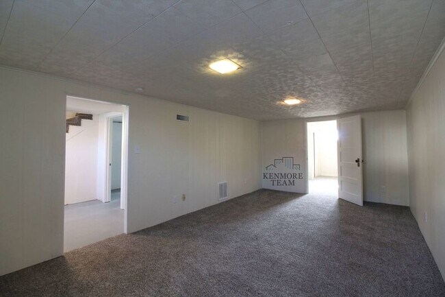 Building Photo - 419 S Irby St