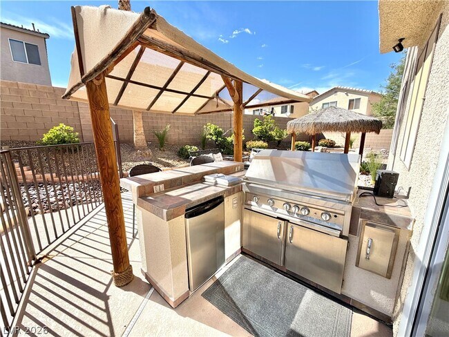 Building Photo - 7919 Quiet Canyon St