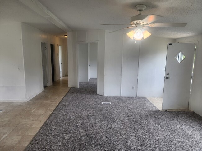 Building Photo - 11211 Allen Dr