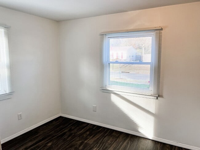 Building Photo - 3217 Niagara St