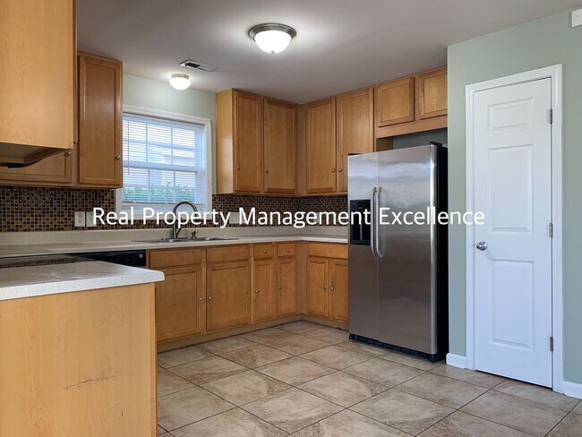 Building Photo - Lovely 2 Story Home In Raleigh, Available December 15th!