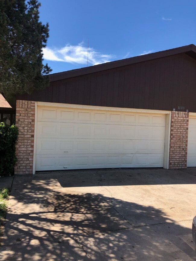 Building Photo - 1103 80th St