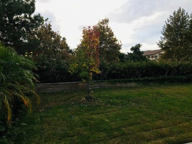 Building Photo - 45611 Basswood Ct