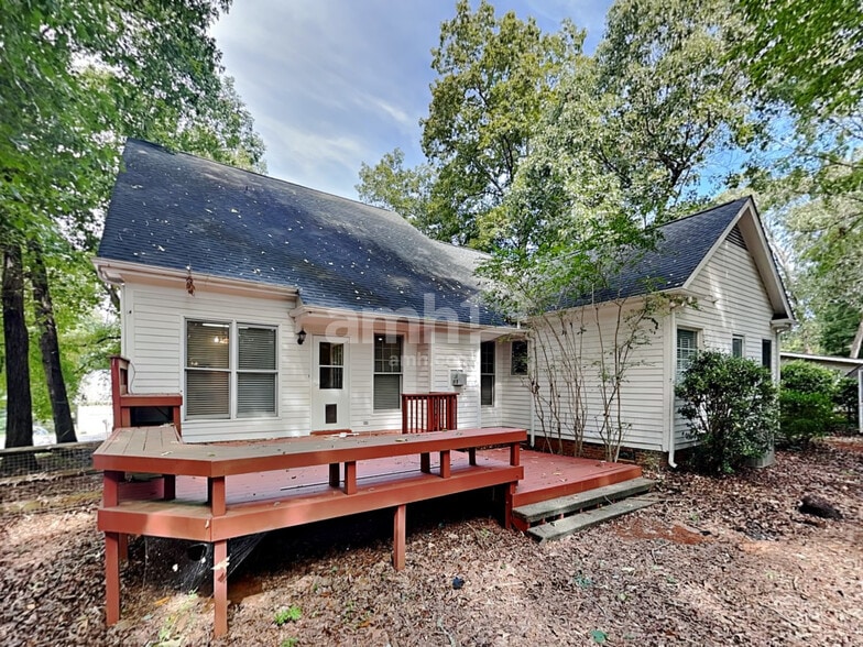 Building Photo - 8005 Red Oaks Trl