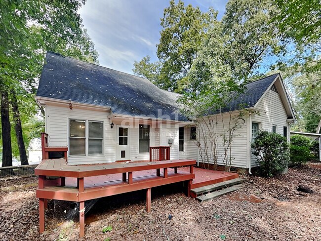 Building Photo - 8005 Red Oaks Trl