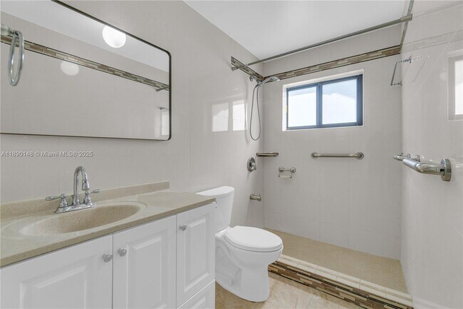 Building Photo - 631 SW 102nd Ave
