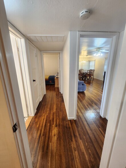 Building Photo - 2119 Wingland Dr