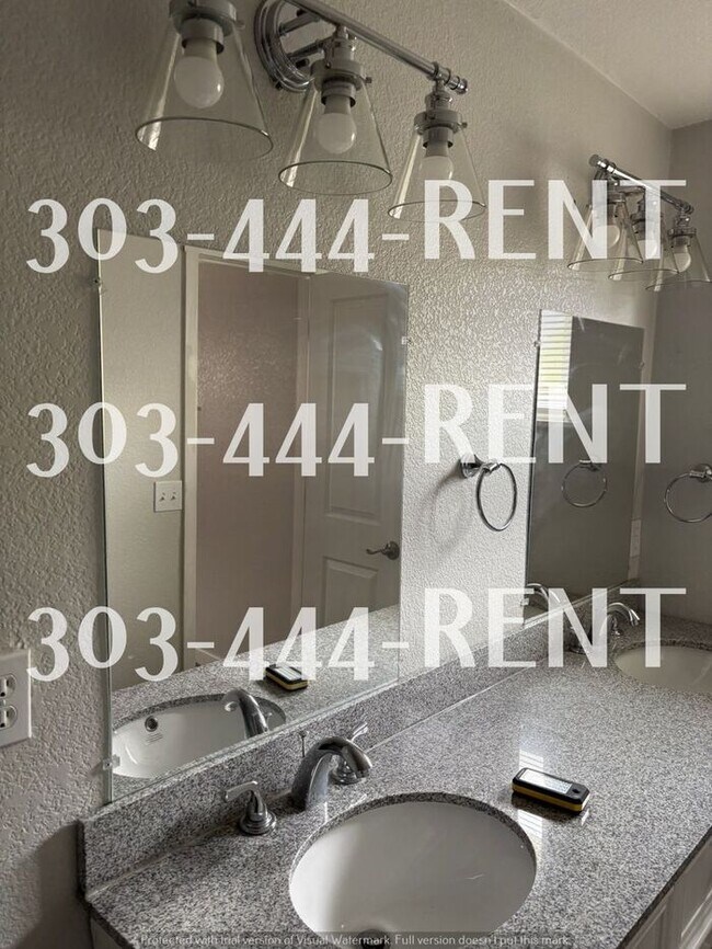 Building Photo - Welcome to this stunning 3-bedroom, 2-bath...