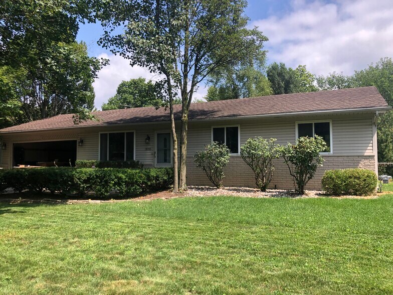 Primary Photo - 3585 Culbertson Ave