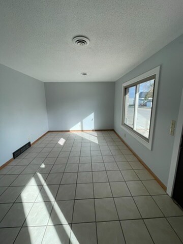 Building Photo - 952 3rd Ave