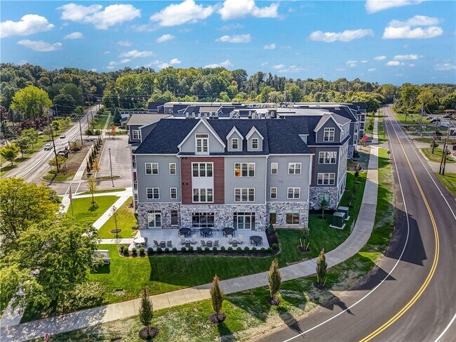 Primary Photo - 160 School St