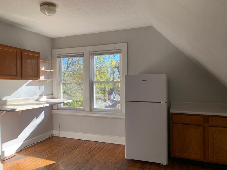 Building Photo - 287 McCormick Pl