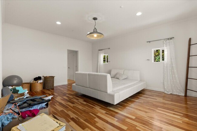 Building Photo - Vista Panoramic View 6 Bedroom 4.5 Bathroom Home for Rent