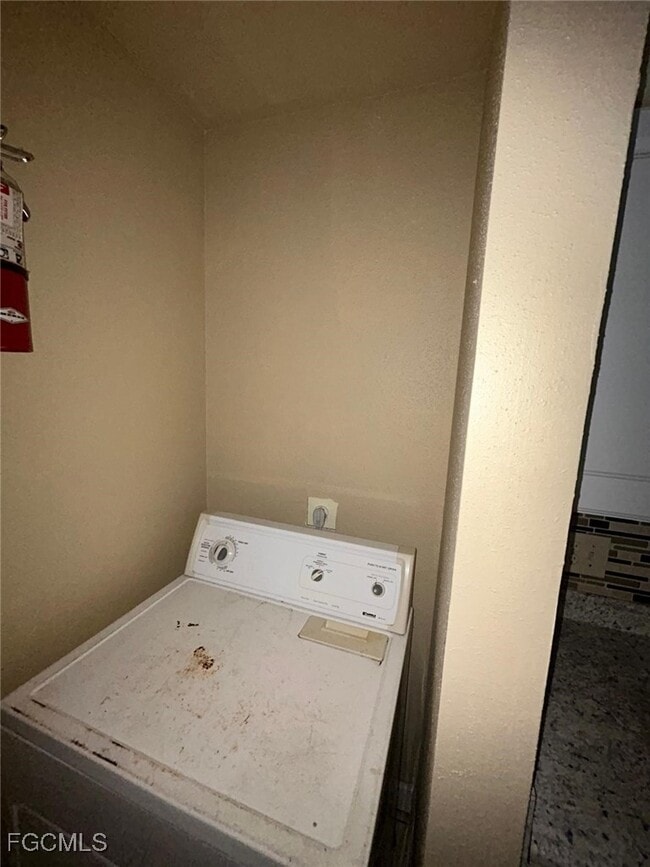 Building Photo - 2845 Winkler Ave