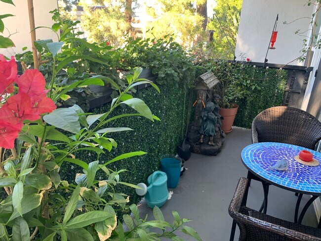 Building Photo - 18645 Hatteras St