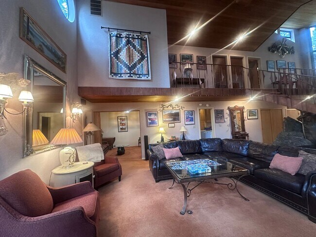 Building Photo - 124 Ponderosa Dr