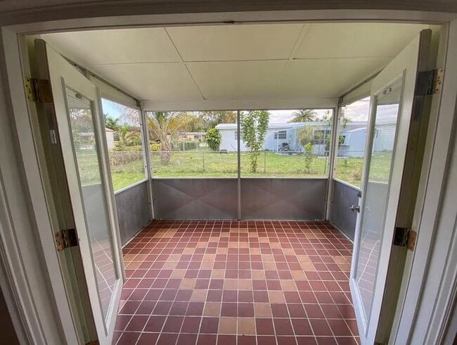 Building Photo - 6500 SW 4th St