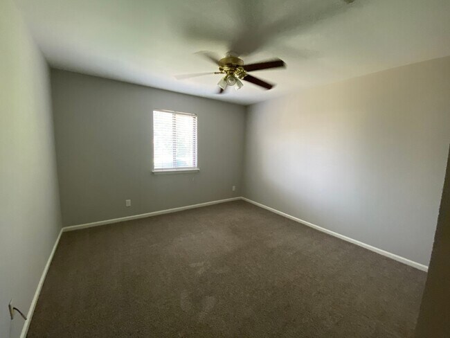 Building Photo - 509 Heritage Pl