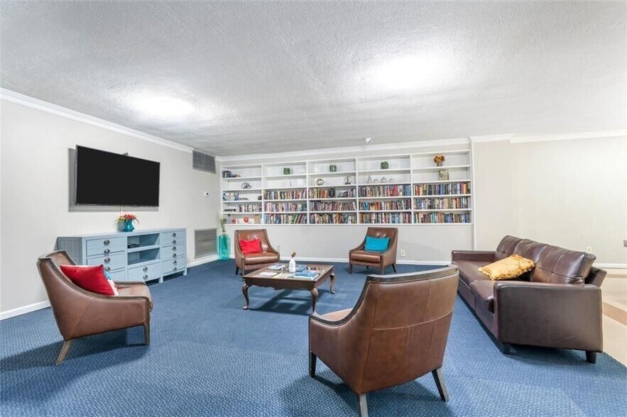 Building Photo - 2965 Pharr Ct S Northwest